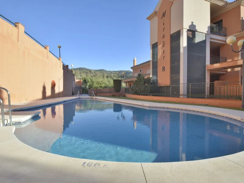 Apartment - Ground Floor Apartment в продаже в Marbella, Málaga. В доме 2 спален и 2 ванных комнат. Площадь дома 84 м²