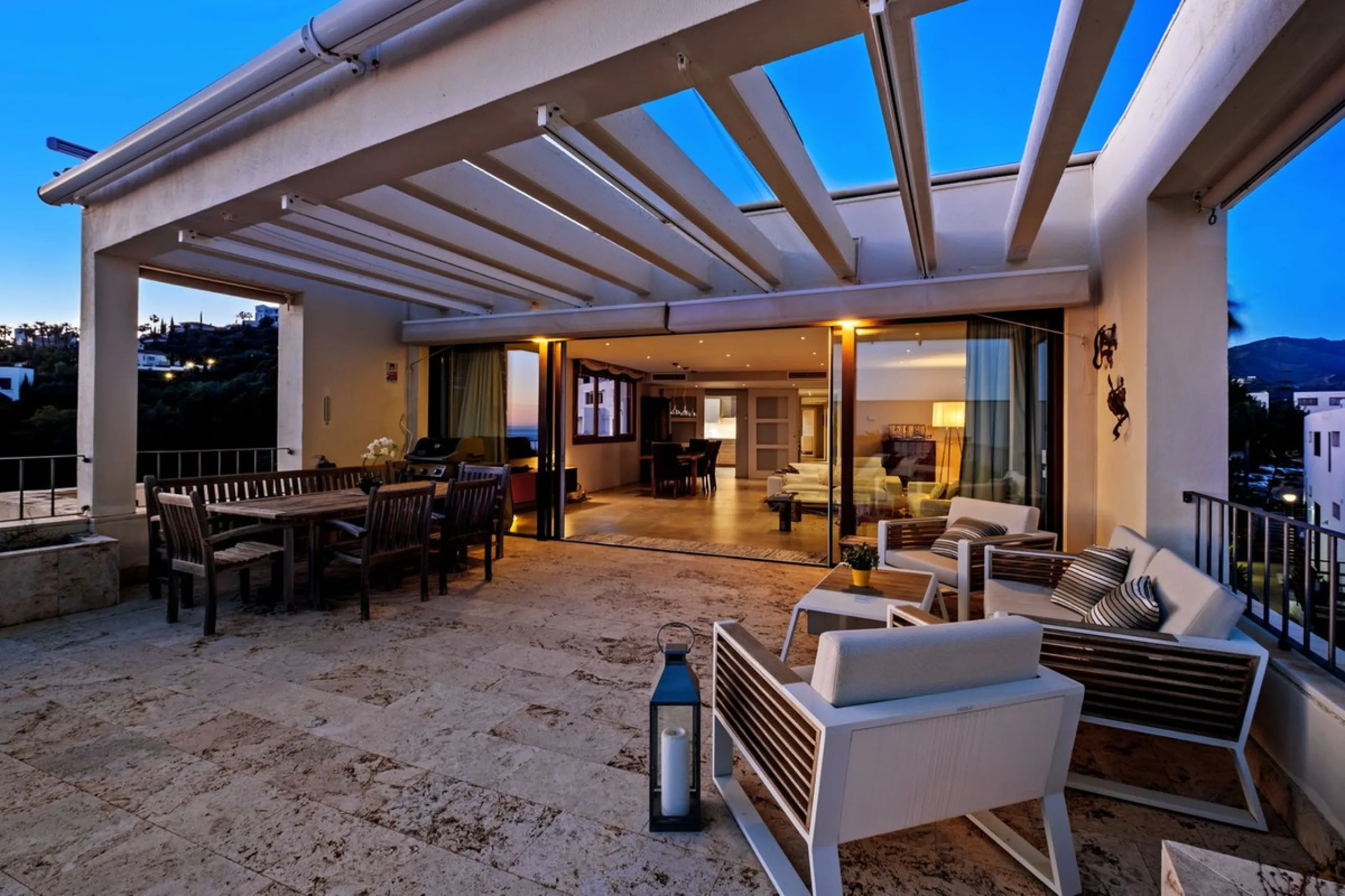 Penthouse with Sea & Mountain Views – Lomas de los Monteros, Marbella