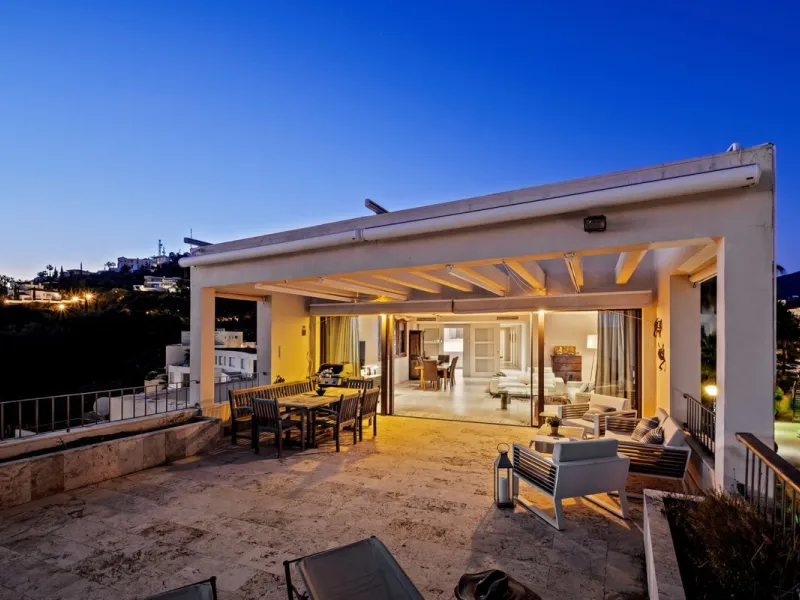 Penthouse with Sea & Mountain Views – Lomas de los Monteros, Marbella