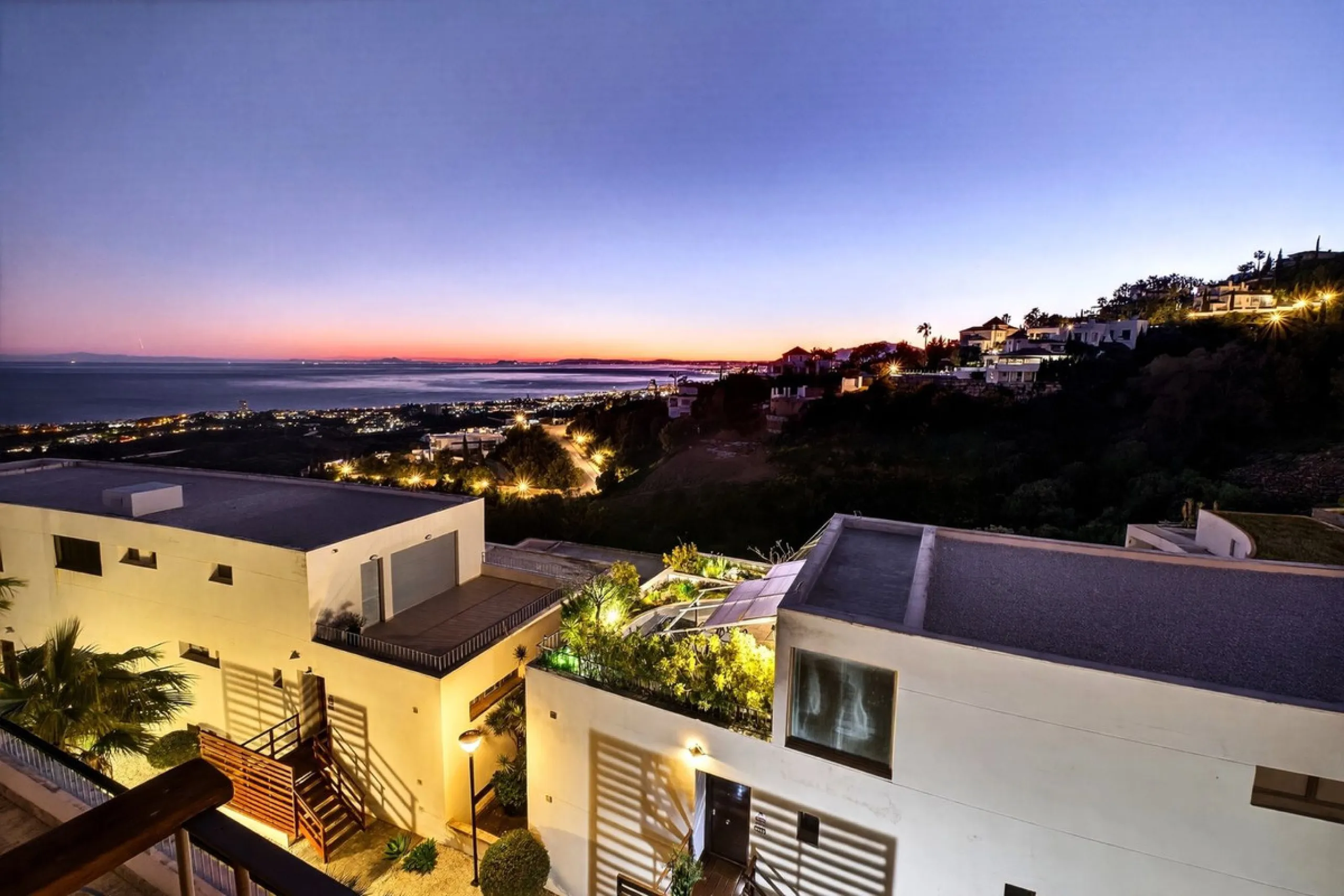 Penthouse with Sea & Mountain Views – Lomas de los Monteros, Marbella
