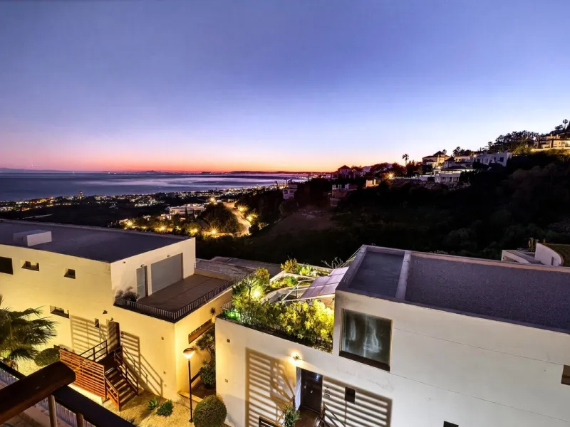 Penthouse with Sea & Mountain Views – Lomas de los Monteros, Marbella