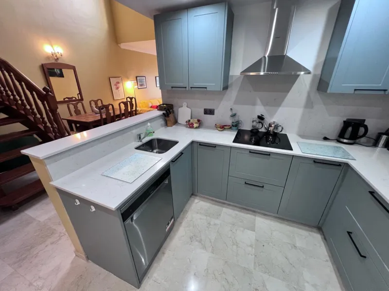 Apartment - Penthouse Duplex в продаже в Marbella, Málaga. В доме 3 спален и 3 ванных комнат. Площадь дома 126 м²