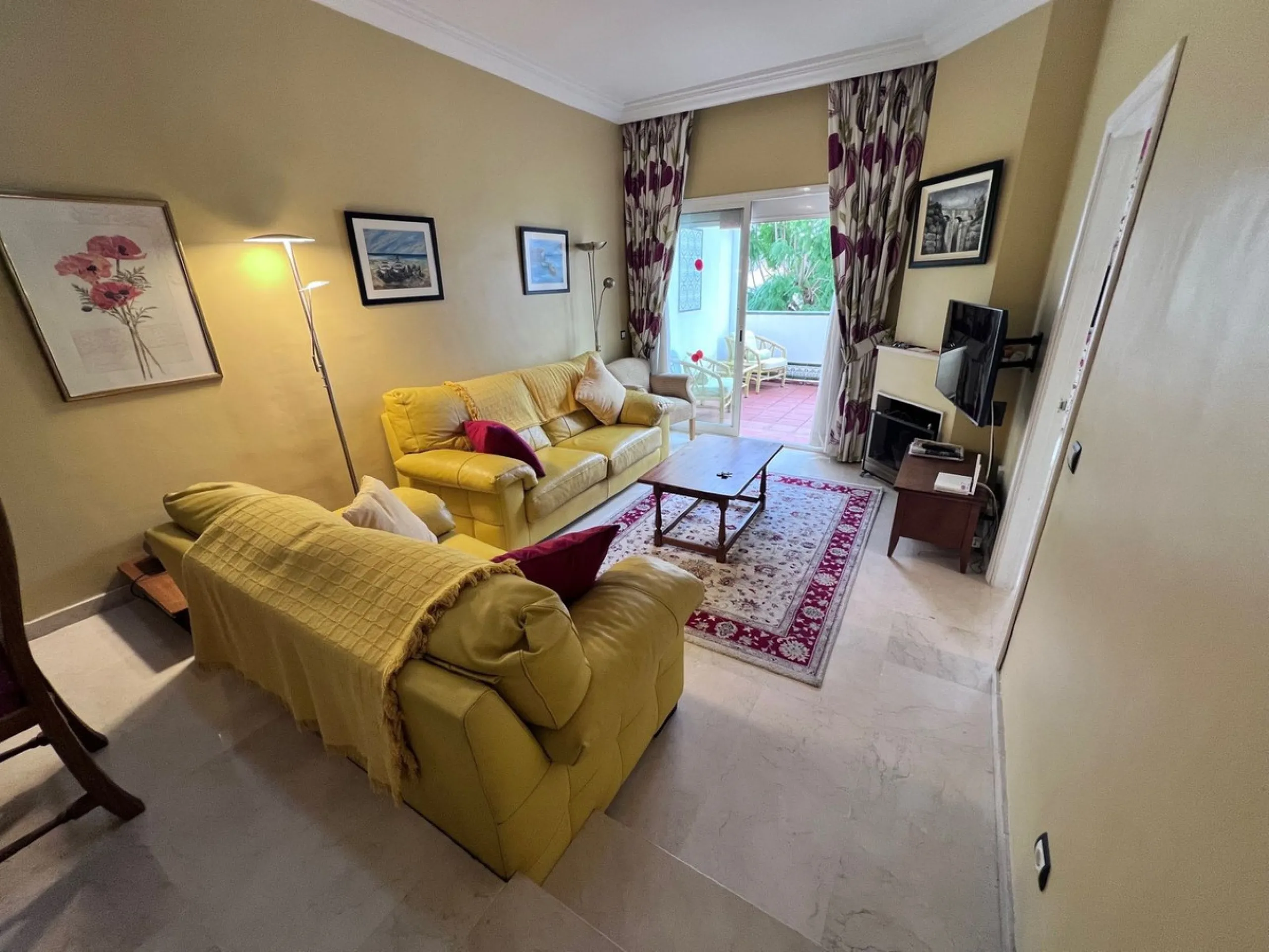 Apartment - Penthouse Duplex в продаже в Marbella, Málaga. В доме 3 спален и 3 ванных комнат. Площадь дома 126 м²