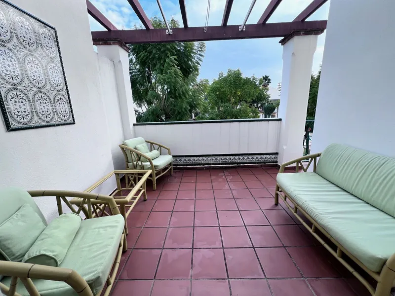 Apartment - Penthouse Duplex в продаже в Marbella, Málaga. В доме 3 спален и 3 ванных комнат. Площадь дома 126 м²