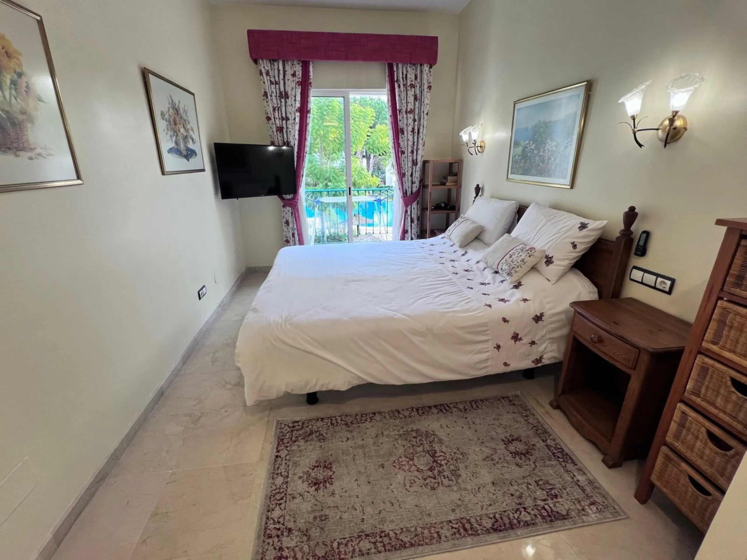 Apartment - Penthouse Duplex в продаже в Marbella, Málaga. В доме 3 спален и 3 ванных комнат. Площадь дома 126 м²
