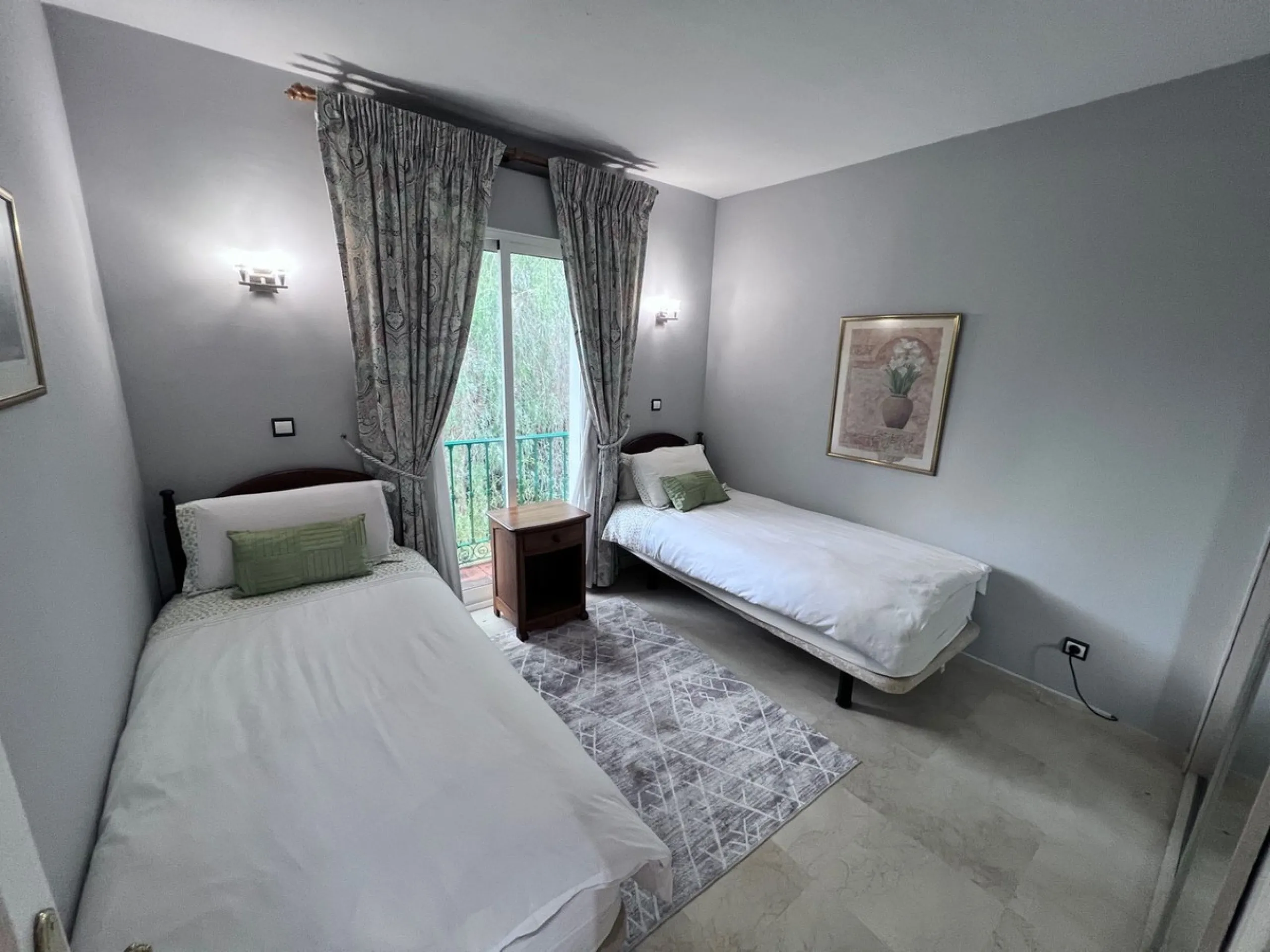 Apartment - Penthouse Duplex в продаже в Marbella, Málaga. В доме 3 спален и 3 ванных комнат. Площадь дома 126 м²