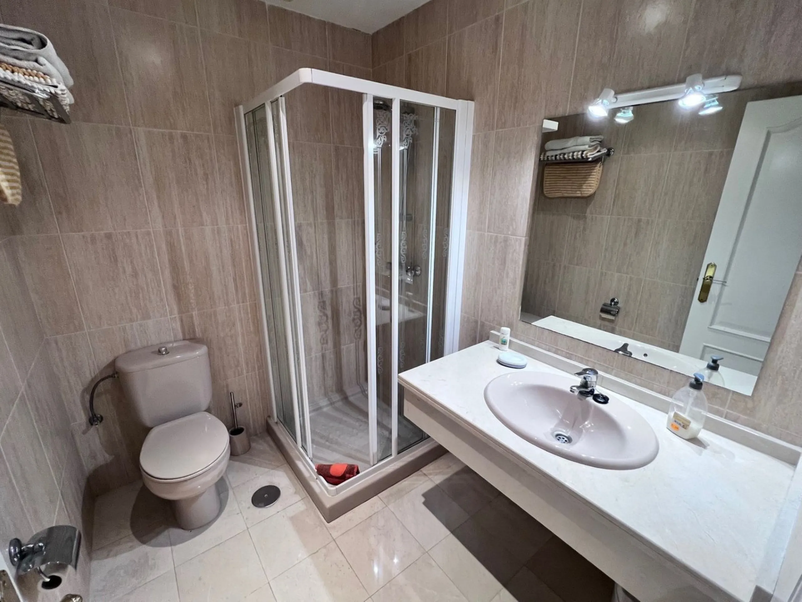 Apartment - Penthouse Duplex в продаже в Marbella, Málaga. В доме 3 спален и 3 ванных комнат. Площадь дома 126 м²
