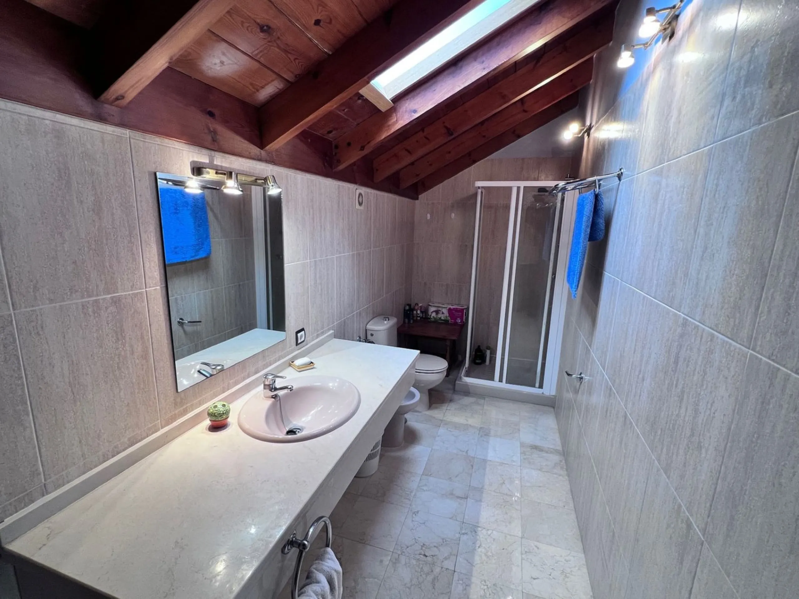 Apartment - Penthouse Duplex в продаже в Marbella, Málaga. В доме 3 спален и 3 ванных комнат. Площадь дома 126 м²