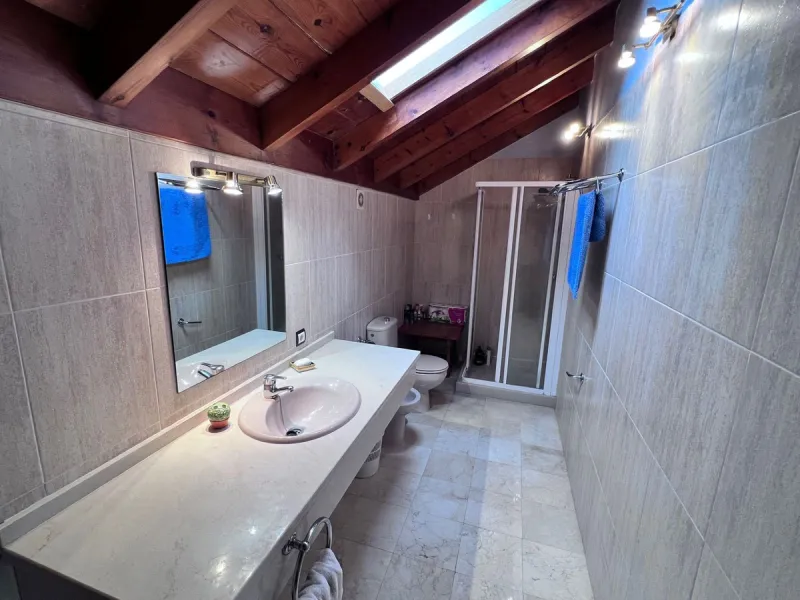 Apartment - Penthouse Duplex в продаже в Marbella, Málaga. В доме 3 спален и 3 ванных комнат. Площадь дома 126 м²