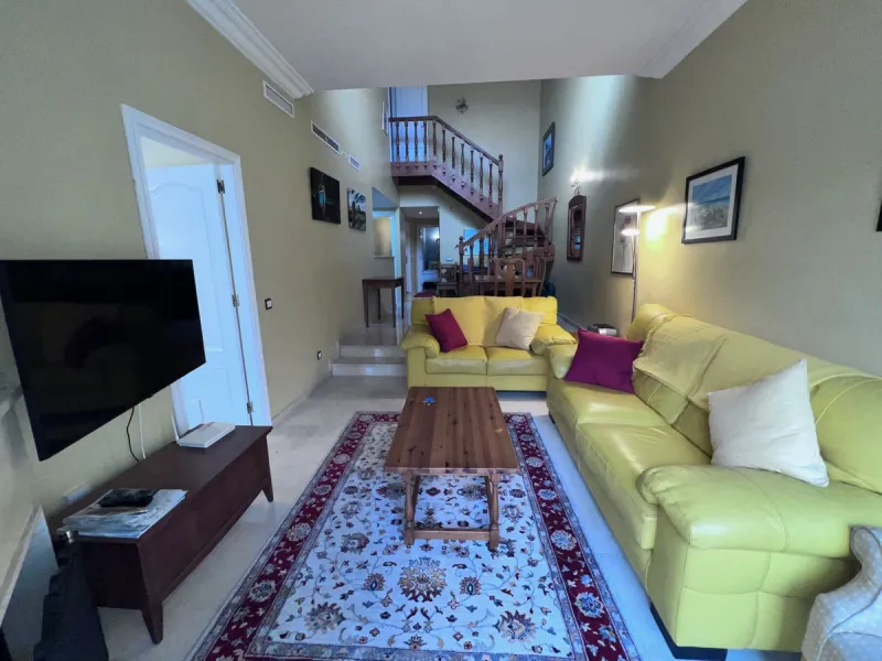 Apartment - Penthouse Duplex в продаже в Marbella, Málaga. В доме 3 спален и 3 ванных комнат. Площадь дома 126 м²