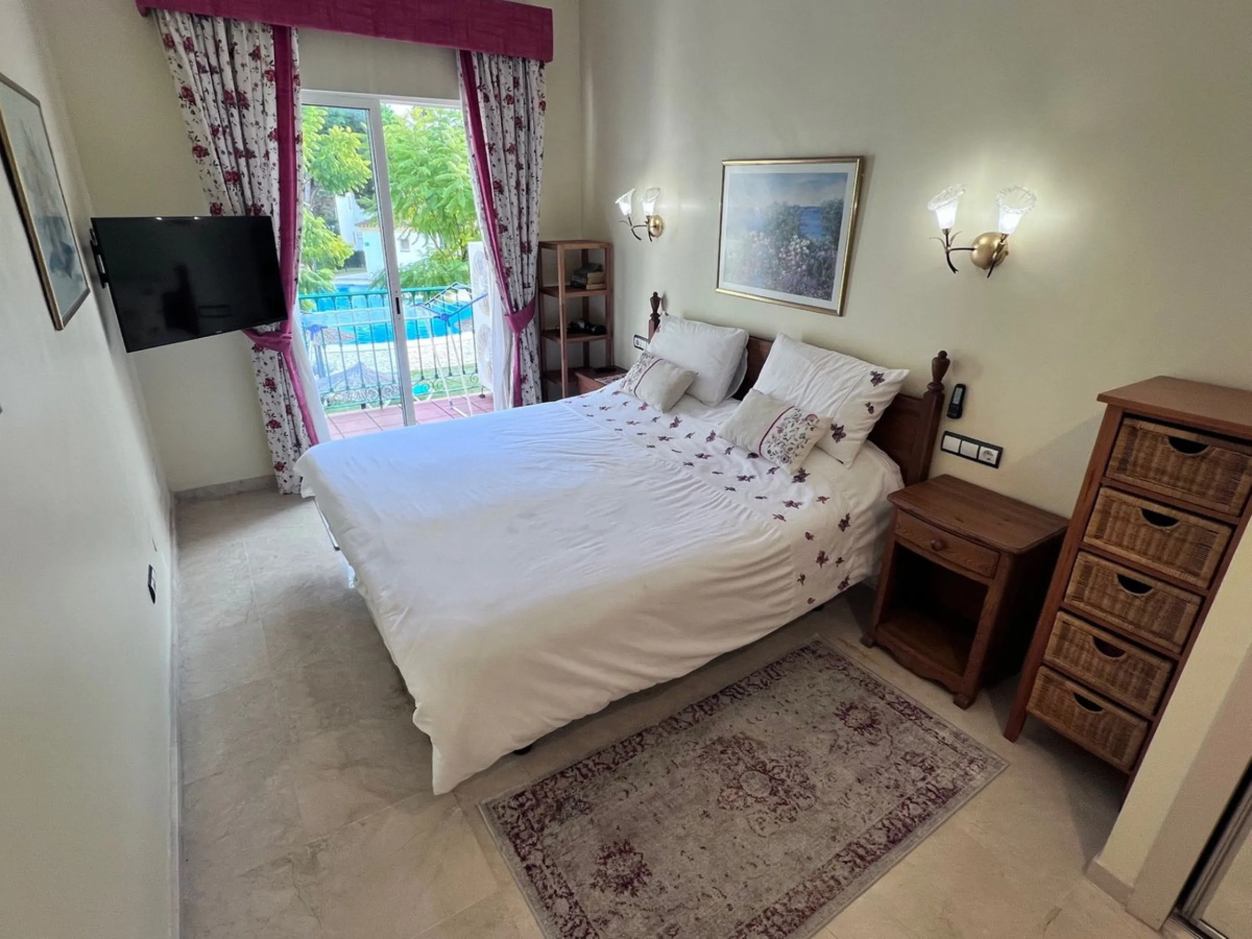 Apartment - Penthouse Duplex в продаже в Marbella, Málaga. В доме 3 спален и 3 ванных комнат. Площадь дома 126 м²
