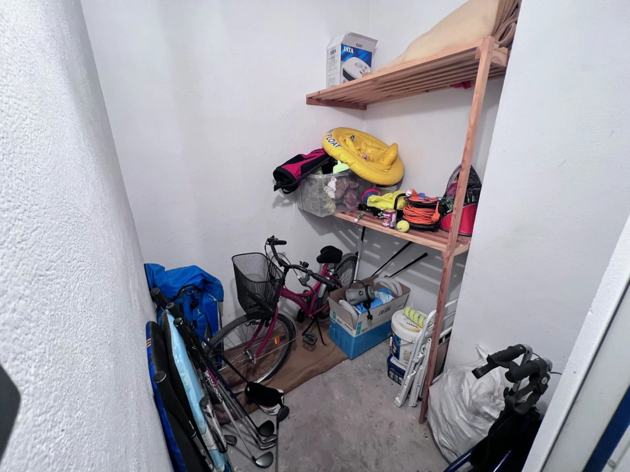 Apartment - Penthouse Duplex в продаже в Marbella, Málaga. В доме 3 спален и 3 ванных комнат. Площадь дома 126 м²