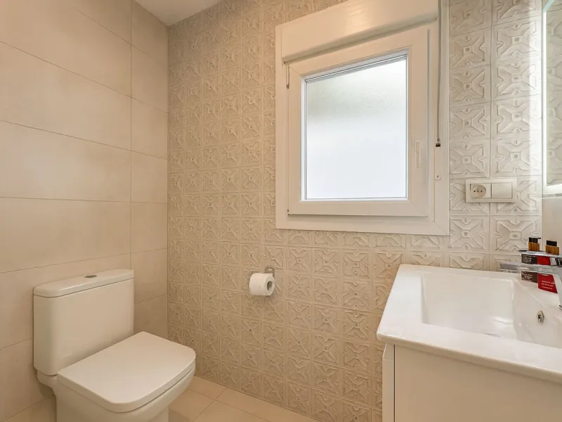 House - Detached Villa в продаже в Mijas, Málaga. В доме 3 спален и 3 ванных комнат. Площадь дома 182 м². Площадь участка 222 м²
