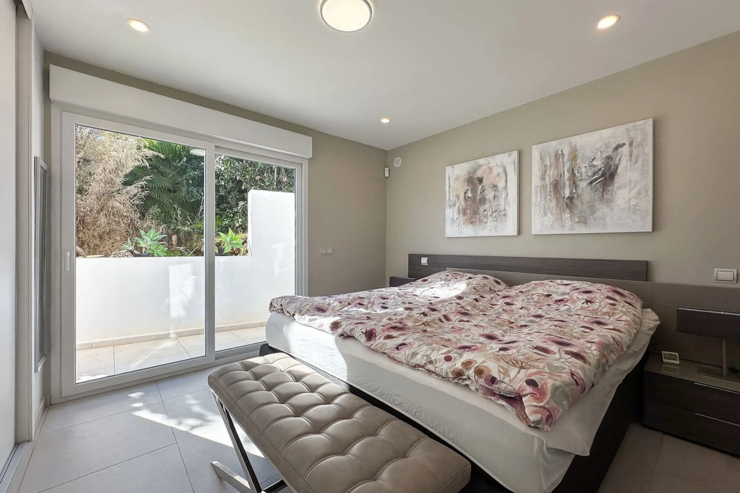 House - Detached Villa в продаже в Mijas, Málaga. В доме 3 спален и 3 ванных комнат. Площадь дома 182 м². Площадь участка 222 м²