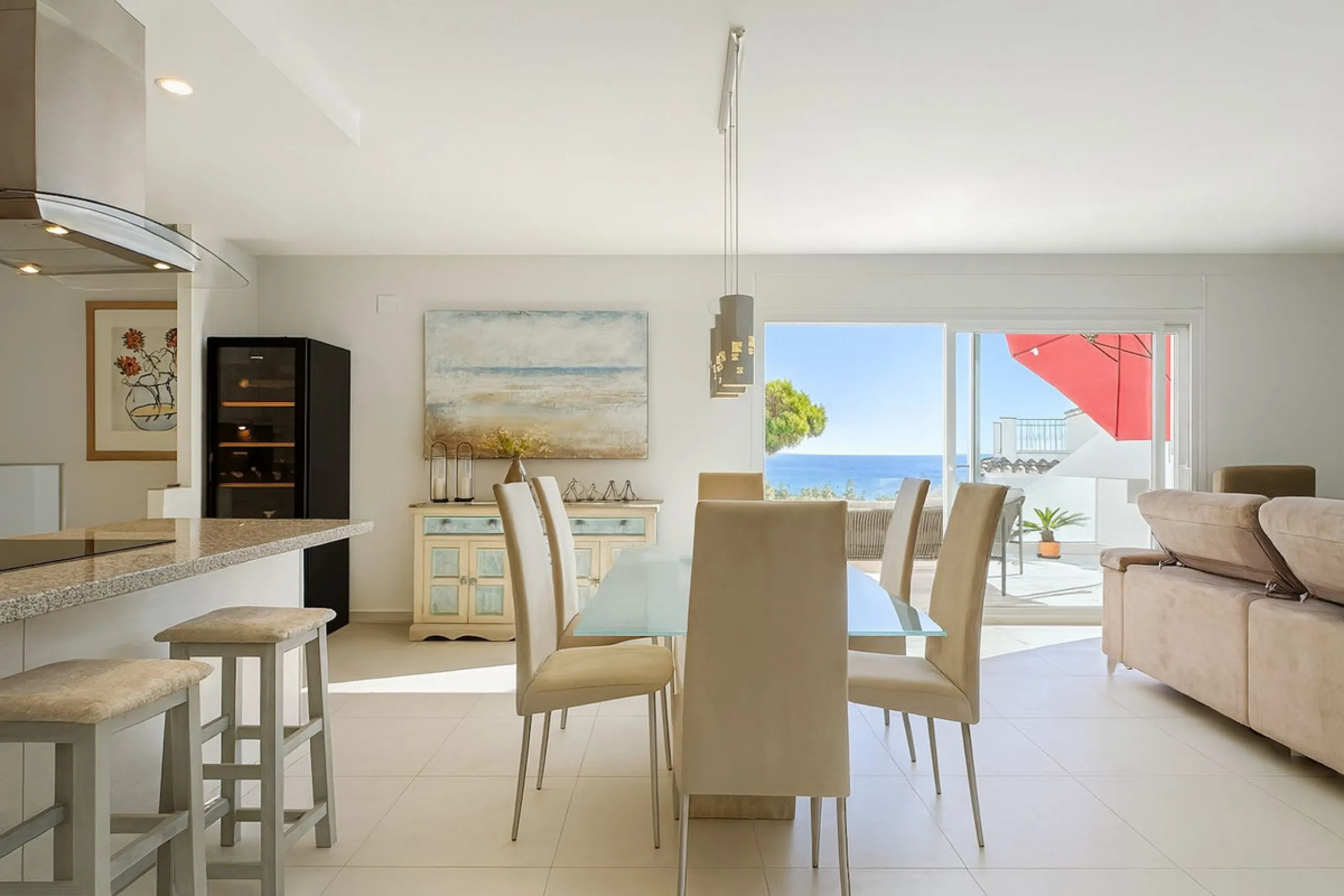 House - Detached Villa в продаже в Mijas, Málaga. В доме 3 спален и 3 ванных комнат. Площадь дома 182 м². Площадь участка 222 м²
