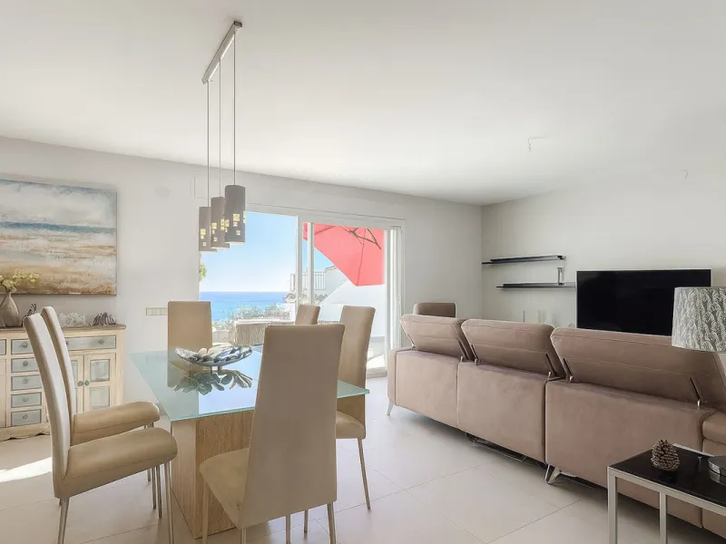 House - Detached Villa в продаже в Mijas, Málaga. В доме 3 спален и 3 ванных комнат. Площадь дома 182 м². Площадь участка 222 м²