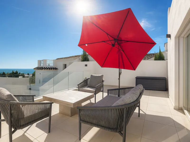 House - Detached Villa в продаже в Mijas, Málaga. В доме 3 спален и 3 ванных комнат. Площадь дома 182 м². Площадь участка 222 м²