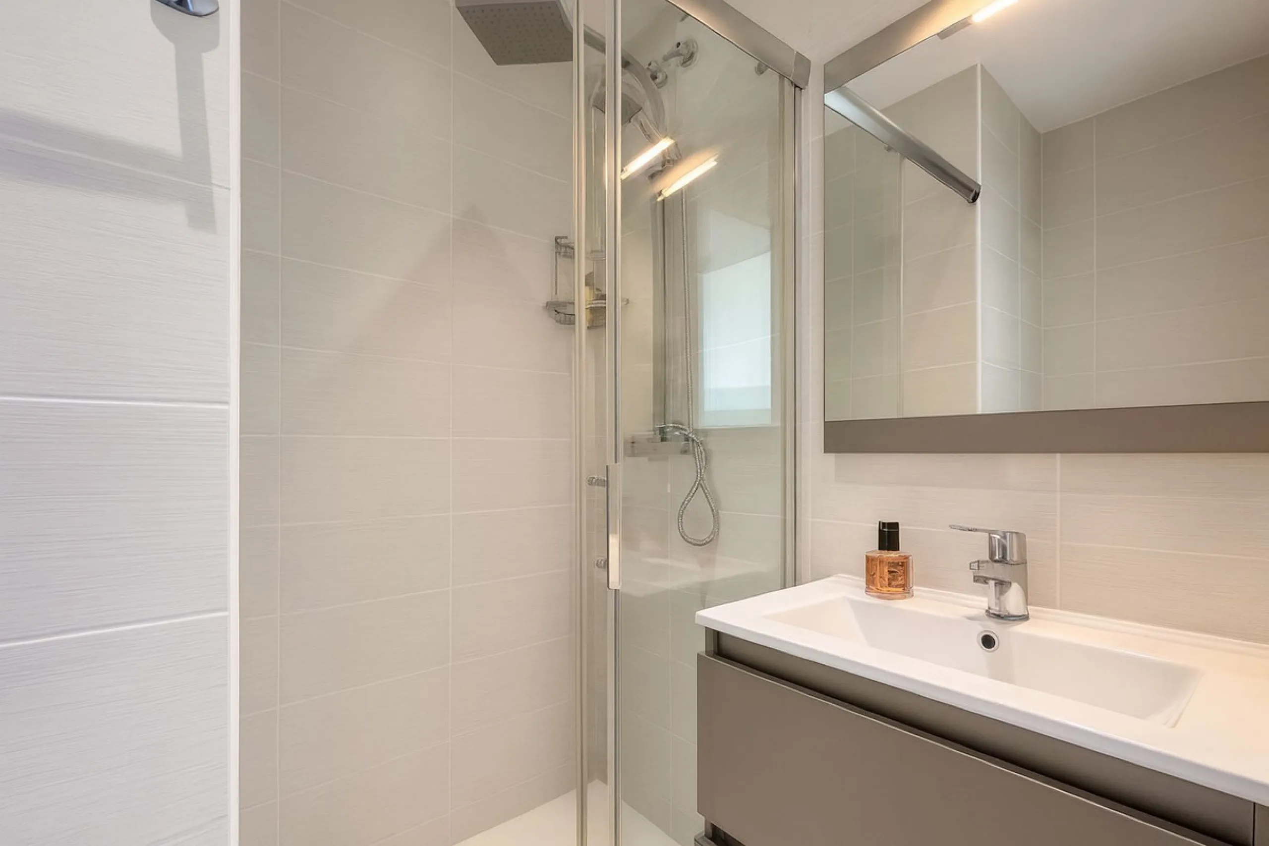 House - Detached Villa в продаже в Mijas, Málaga. В доме 3 спален и 3 ванных комнат. Площадь дома 182 м². Площадь участка 222 м²