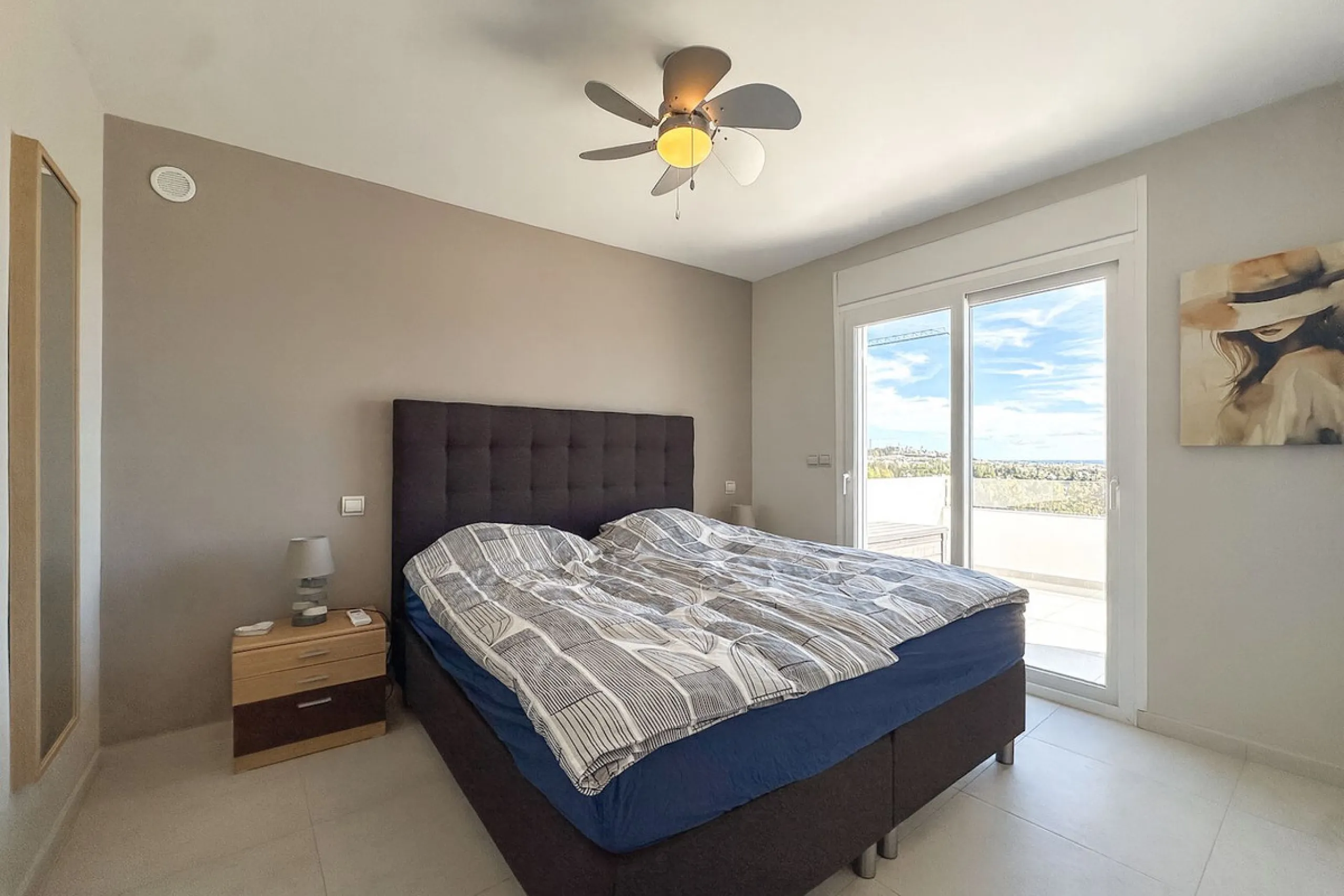 House - Detached Villa в продаже в Mijas, Málaga. В доме 3 спален и 3 ванных комнат. Площадь дома 182 м². Площадь участка 222 м²