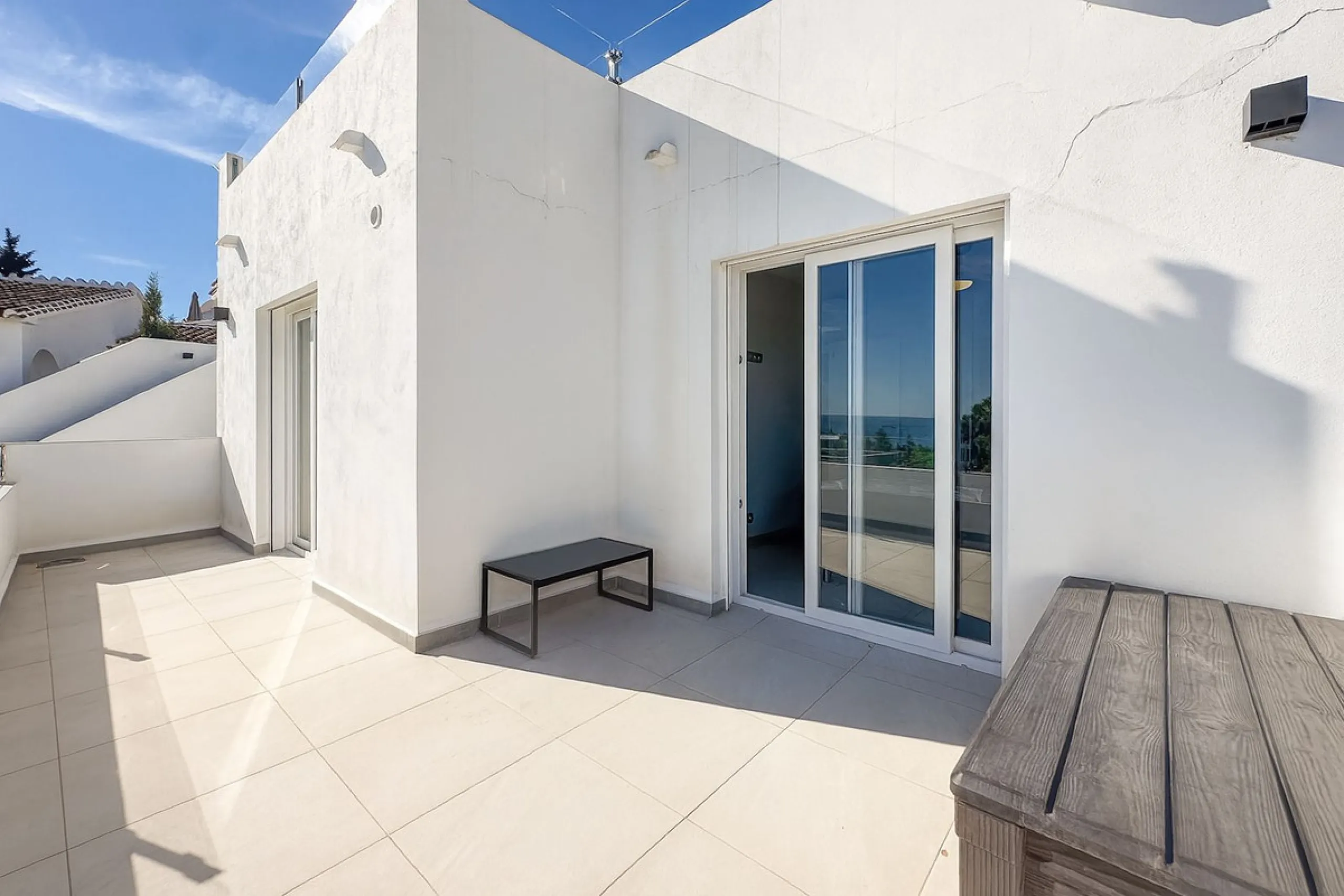 House - Detached Villa в продаже в Mijas, Málaga. В доме 3 спален и 3 ванных комнат. Площадь дома 182 м². Площадь участка 222 м²