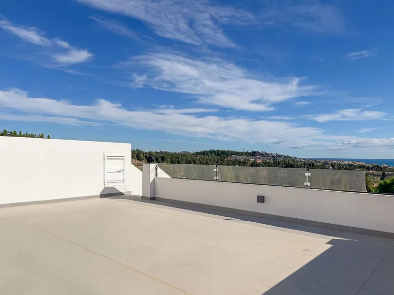 House - Detached Villa в продаже в Mijas, Málaga. В доме 3 спален и 3 ванных комнат. Площадь дома 182 м². Площадь участка 222 м²