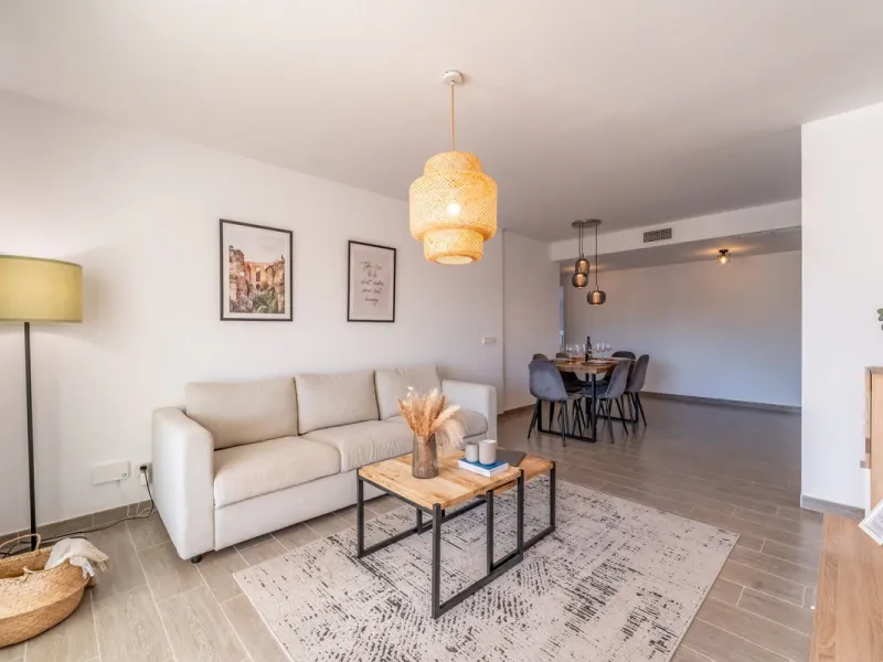 Apartment - Middle Floor Apartment в продаже в Mijas, Málaga. В доме 3 спален и 2 ванных комнат. Площадь дома 122 м²