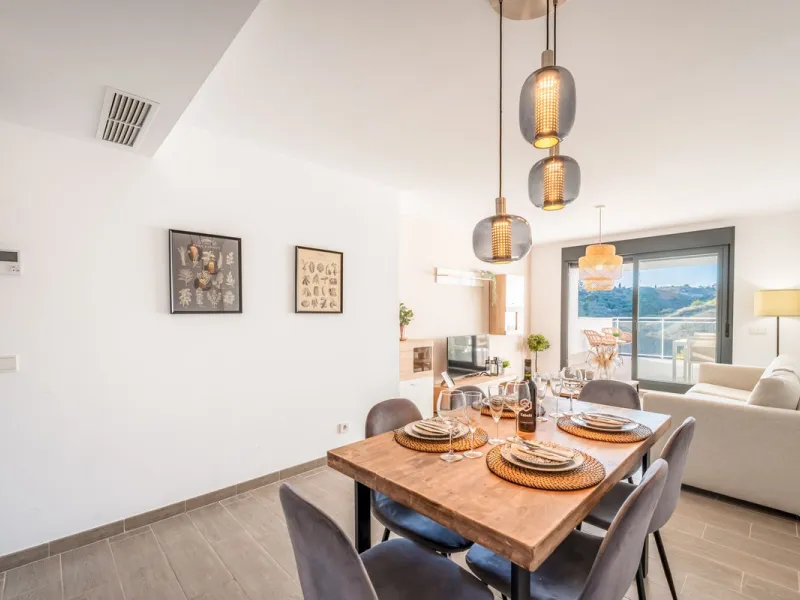 Fantastic 3-Bedroom, 2-Bathroom Apartment