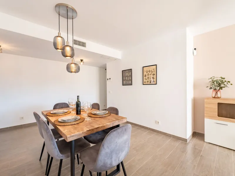 Fantastic 3-Bedroom, 2-Bathroom Apartment