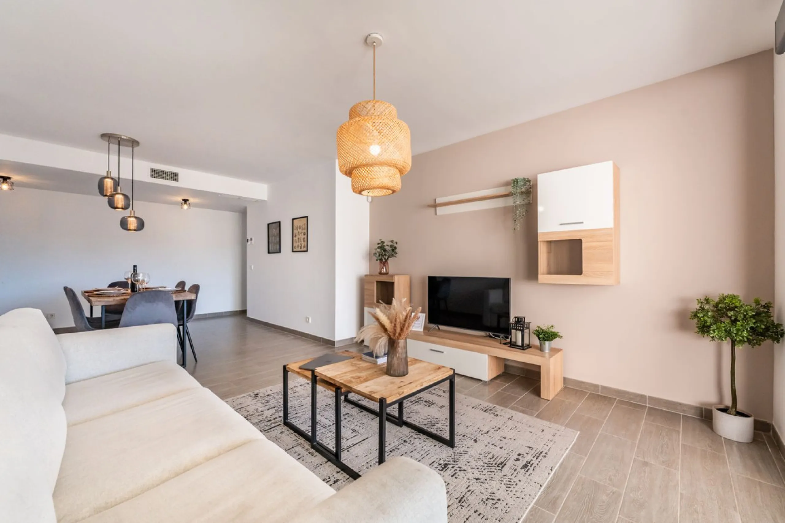 Fantastic 3-Bedroom, 2-Bathroom Apartment