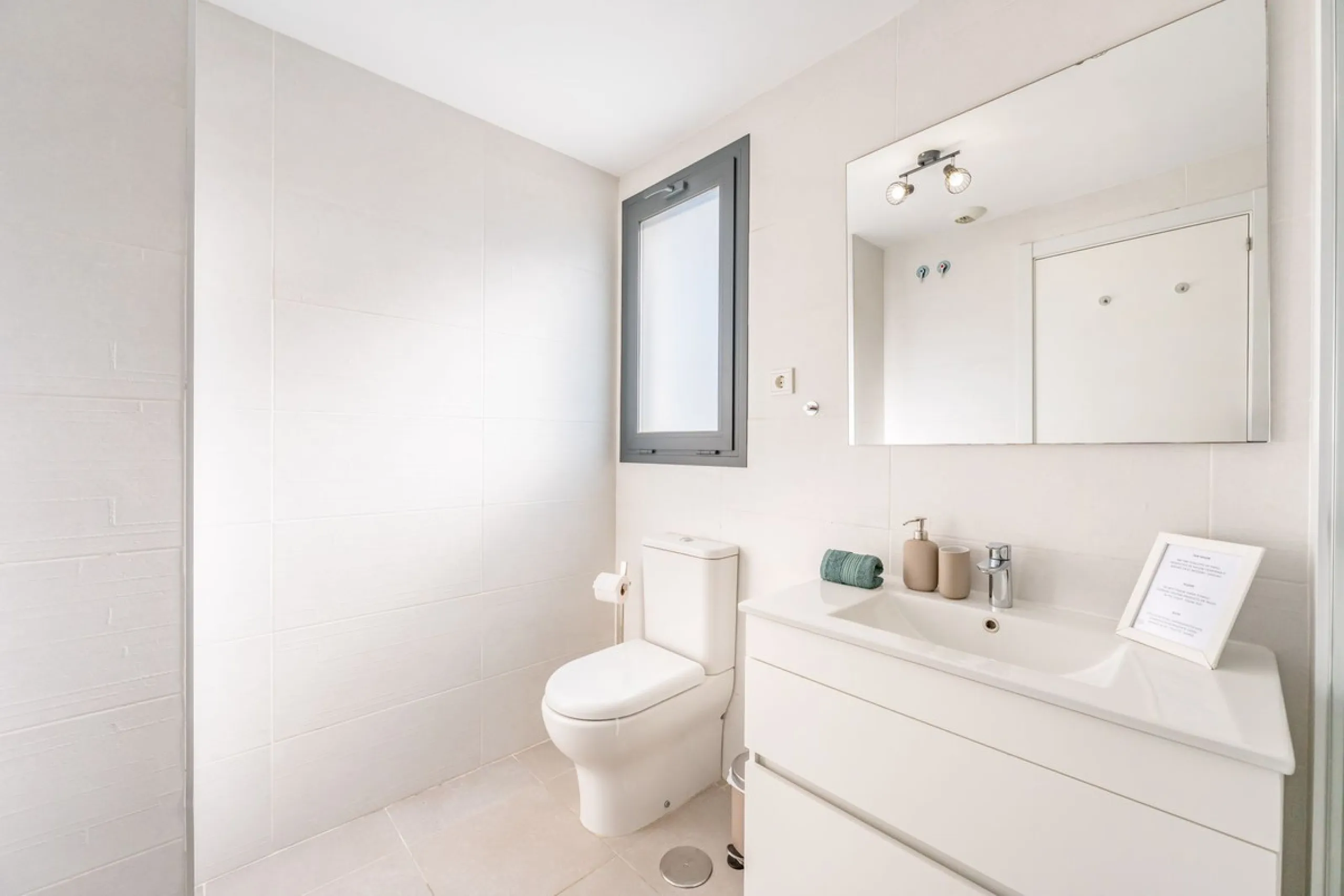 Fantastic 3-Bedroom, 2-Bathroom Apartment