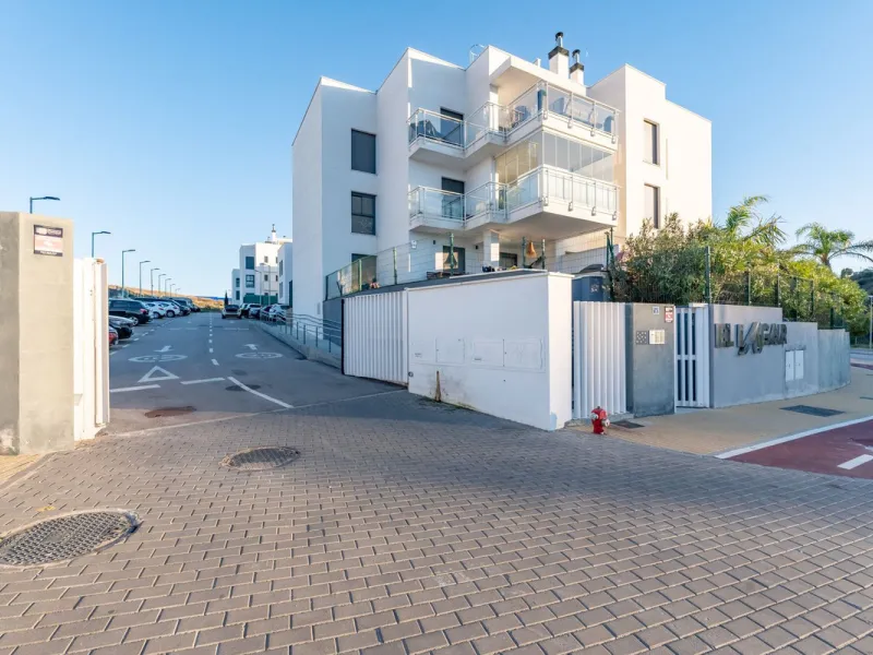 Fantastic 3-Bedroom, 2-Bathroom Apartment