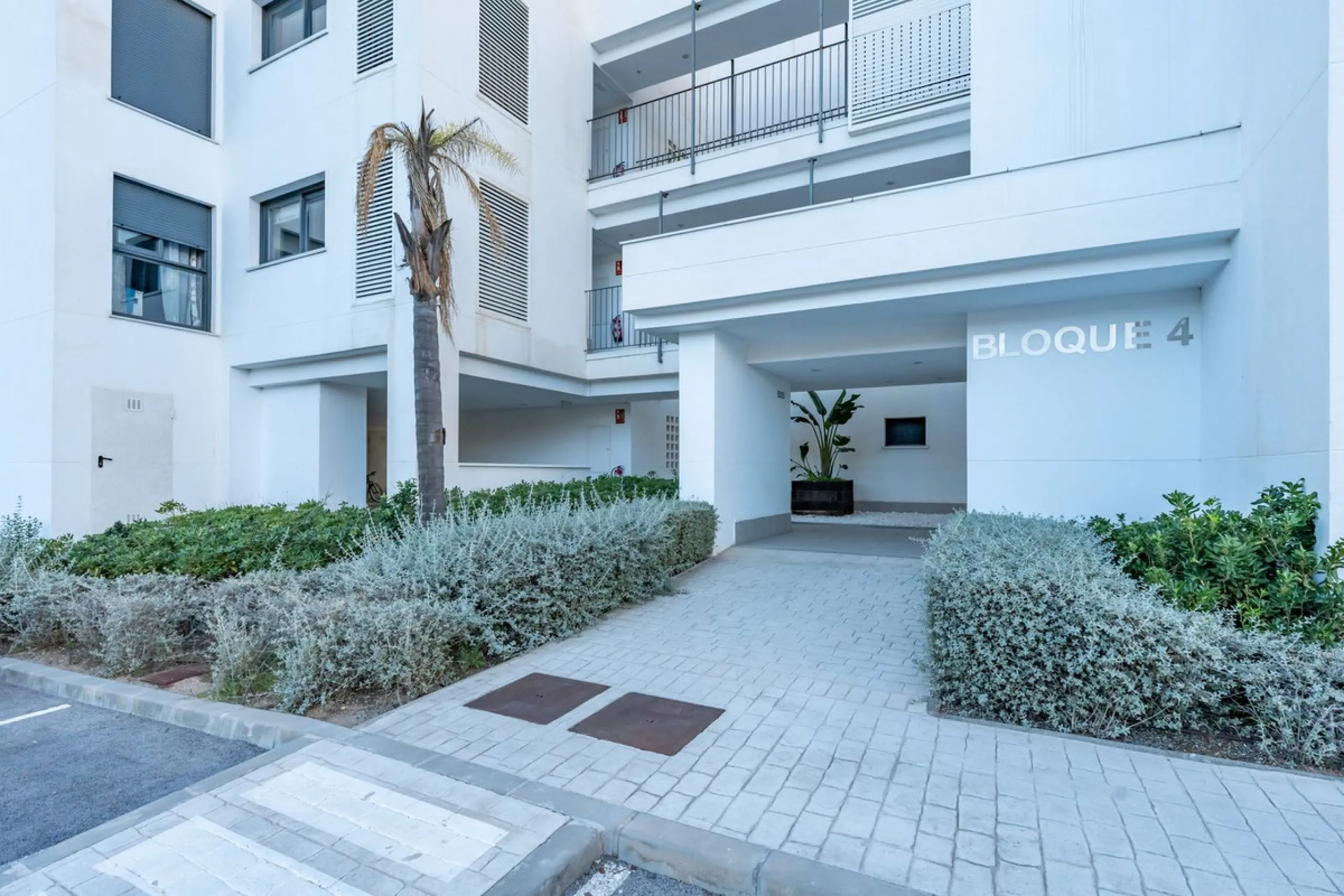 Fantastic 3-Bedroom, 2-Bathroom Apartment