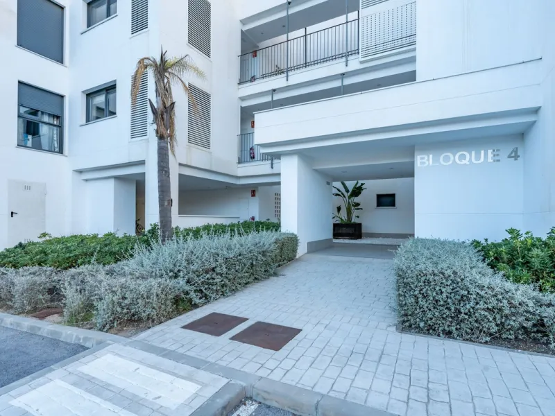 Fantastic 3-Bedroom, 2-Bathroom Apartment