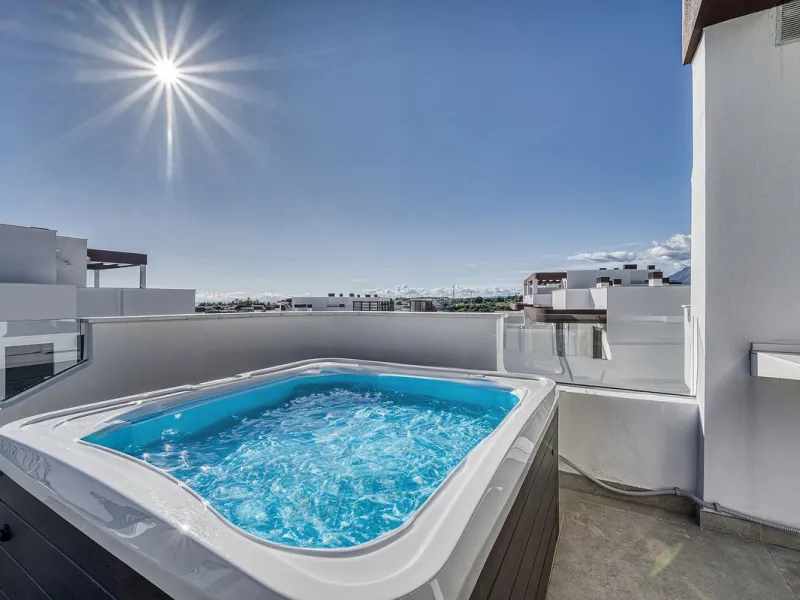 This brand-new, unfurnished resale penthouse offers refined contemporary living in a prime location on the New Golden Mile, just 10 minutes from both Estepona and Marbella.