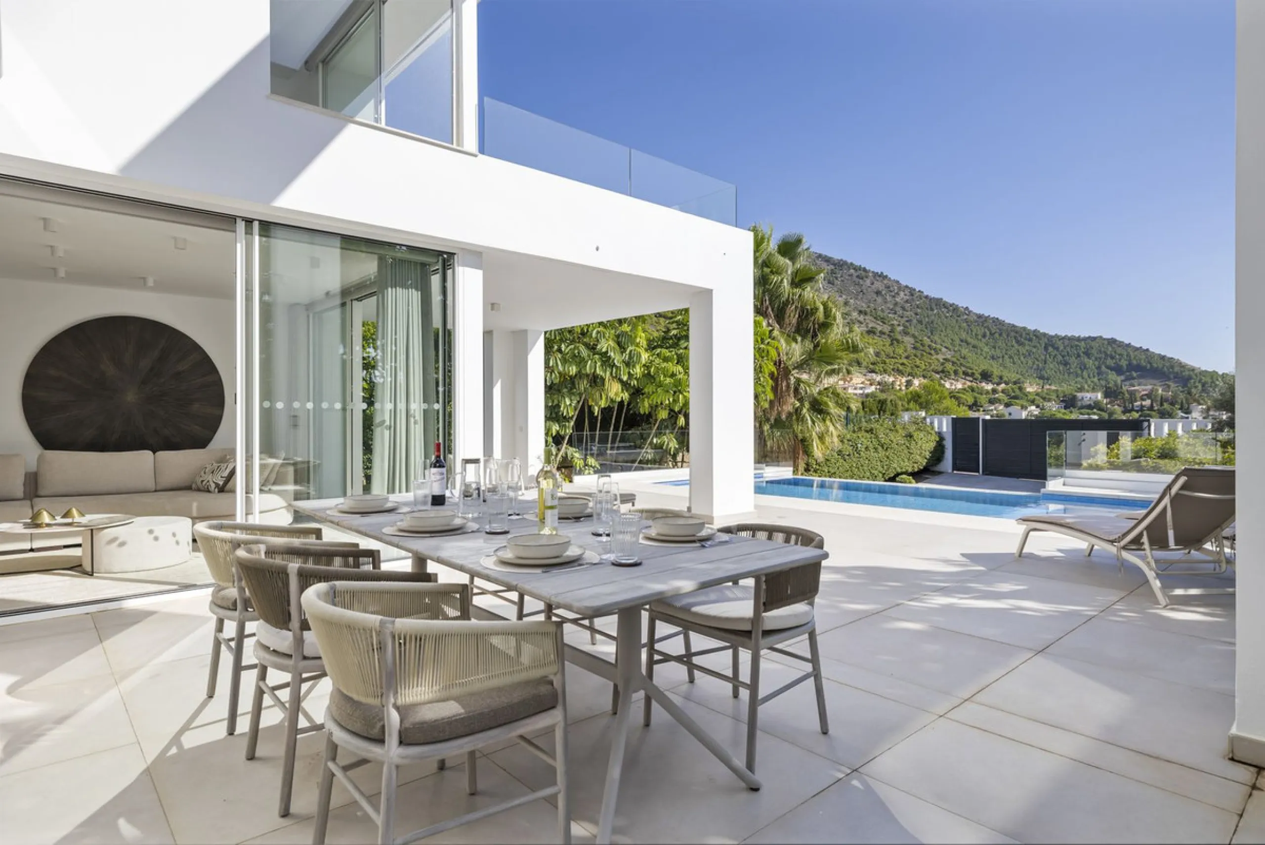 House - Detached Villa в продаже в Mijas, Málaga. В доме 3 спален и 3 ванных комнат. Площадь дома 163 м²