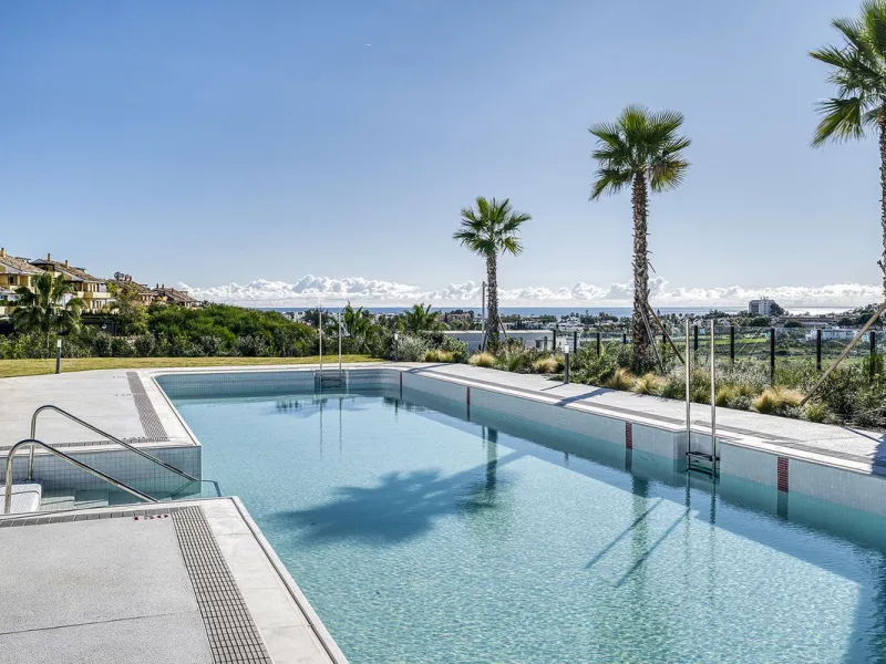 This brand-new, unfurnished resale penthouse offers refined contemporary living in a prime location on the New Golden Mile, just 10 minutes from both Estepona and Marbella.