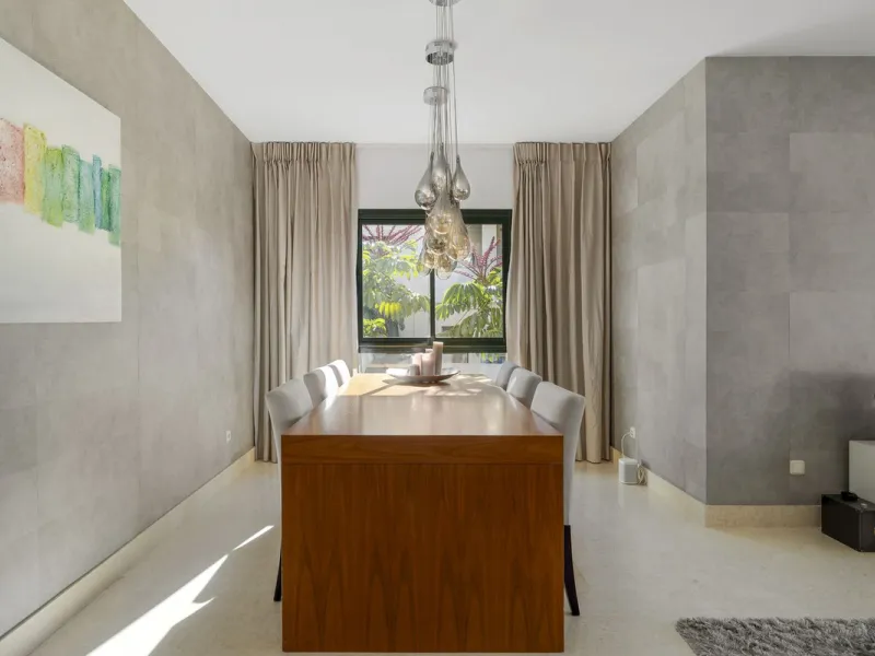 Apartment - Ground Floor Apartment в продаже в Benahavís, Málaga. В доме 2 спален и 3 ванных комнат. Площадь дома 130 м²