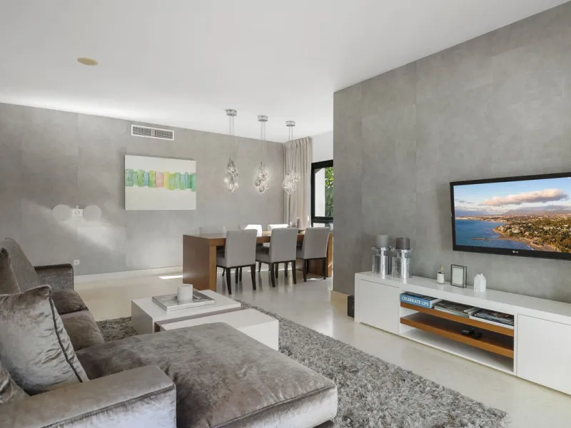 Apartment - Ground Floor Apartment в продаже в Benahavís, Málaga. В доме 2 спален и 3 ванных комнат. Площадь дома 130 м²