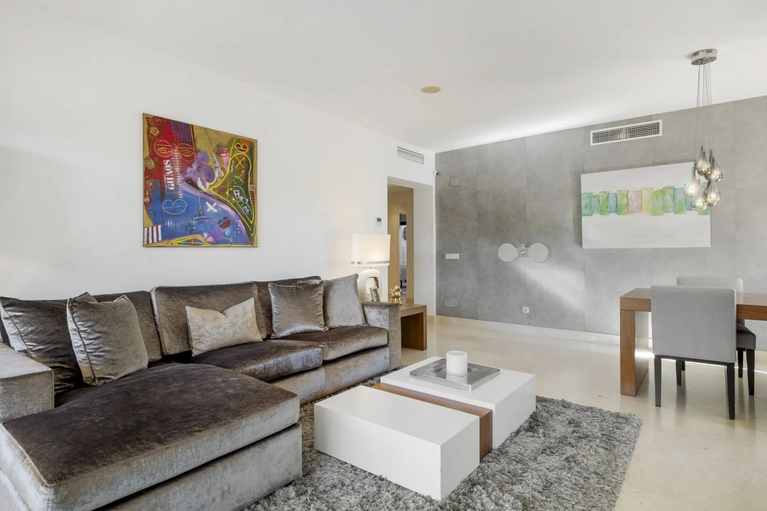 Apartment - Ground Floor Apartment в продаже в Benahavís, Málaga. В доме 2 спален и 3 ванных комнат. Площадь дома 130 м²