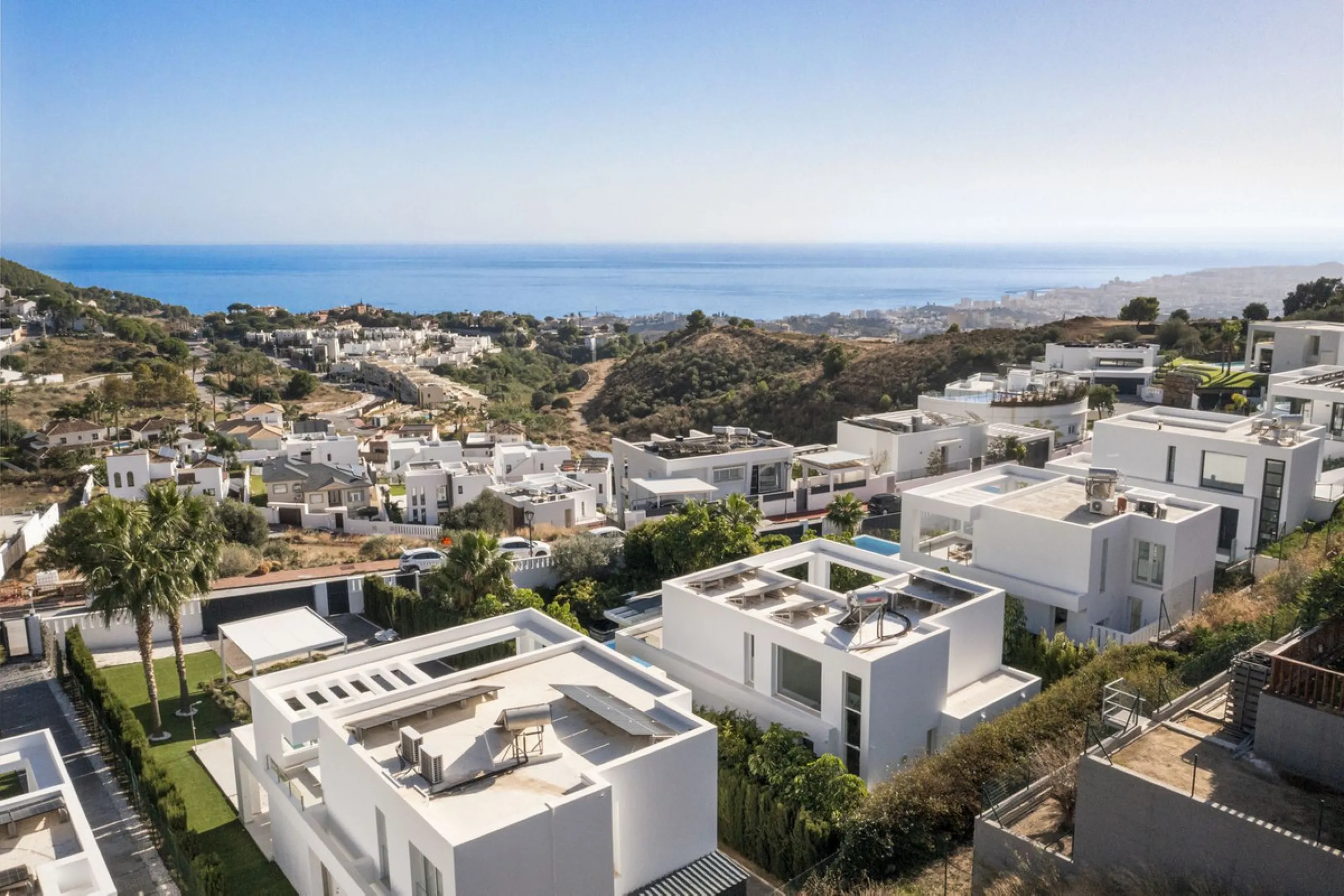 House - Detached Villa в продаже в Mijas, Málaga. В доме 3 спален и 3 ванных комнат. Площадь дома 163 м²