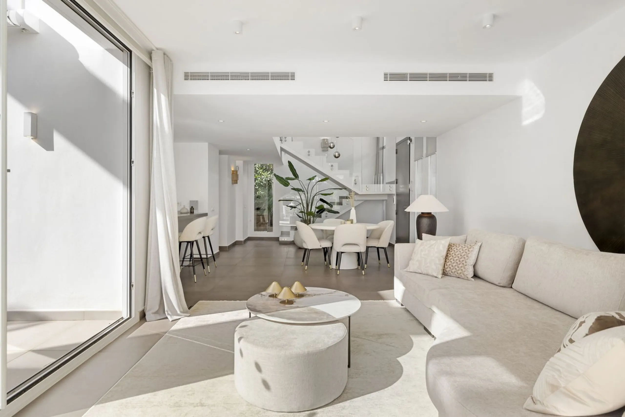 House - Detached Villa в продаже в Mijas, Málaga. В доме 3 спален и 3 ванных комнат. Площадь дома 163 м²