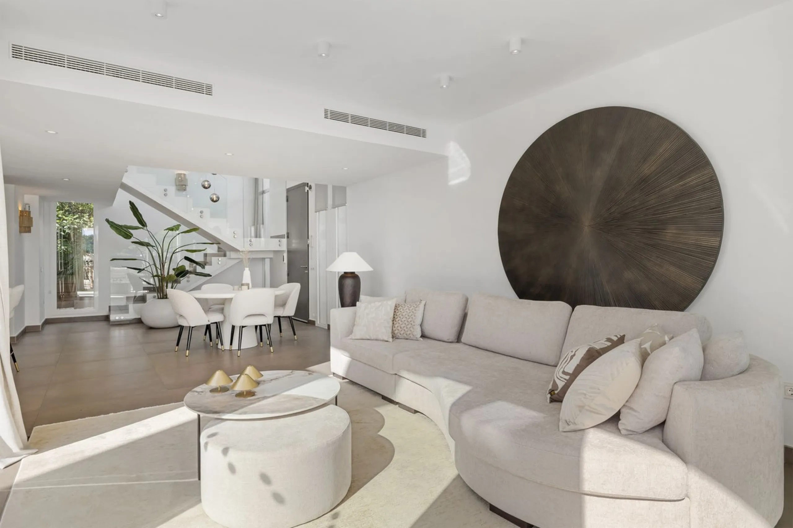 House - Detached Villa в продаже в Mijas, Málaga. В доме 3 спален и 3 ванных комнат. Площадь дома 163 м²