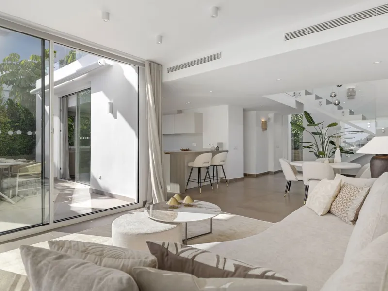 House - Detached Villa в продаже в Mijas, Málaga. В доме 3 спален и 3 ванных комнат. Площадь дома 163 м²
