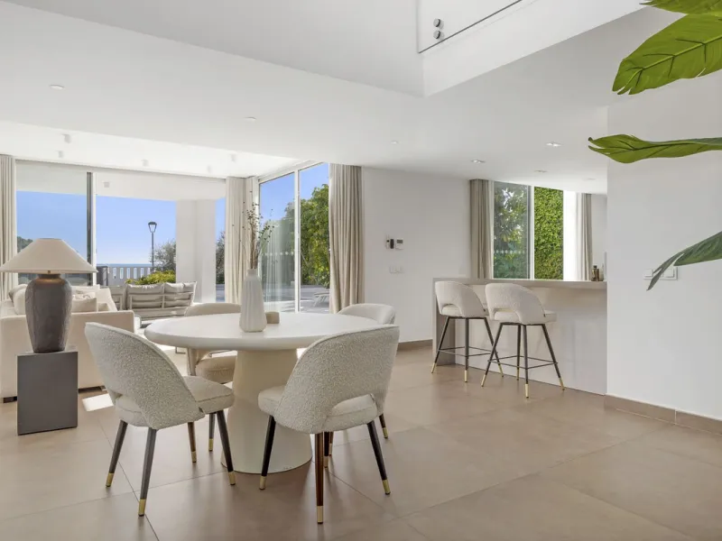 House - Detached Villa в продаже в Mijas, Málaga. В доме 3 спален и 3 ванных комнат. Площадь дома 163 м²