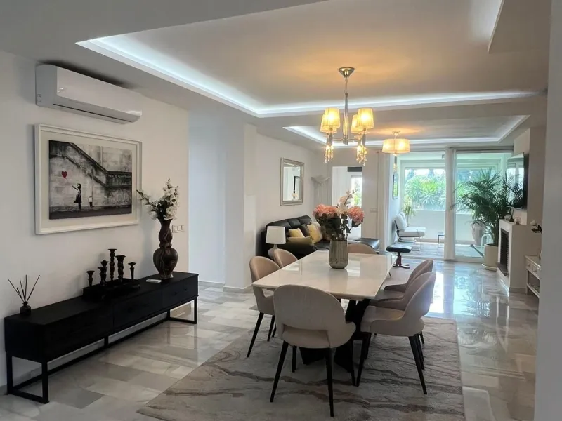 Discover this charming apartment in Nueva Andalucía, just a 5-minute walk from the beaches of Puerto Banús.