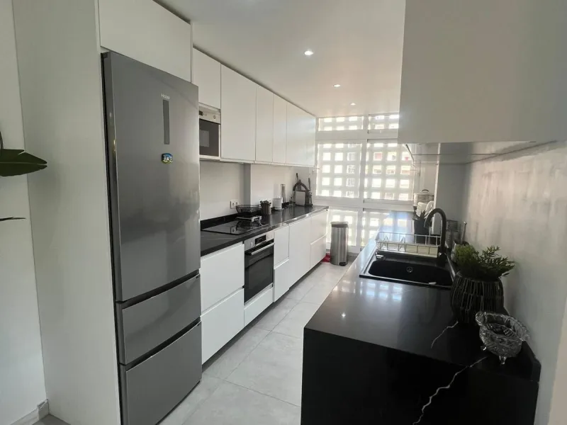 Discover this charming apartment in Nueva Andalucía, just a 5-minute walk from the beaches of Puerto Banús.