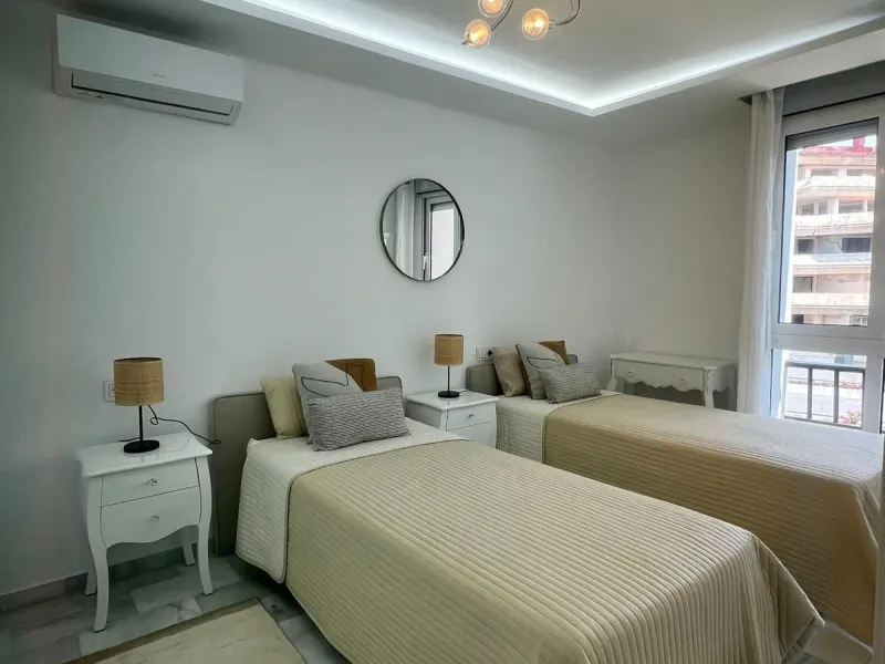 Discover this charming apartment in Nueva Andalucía, just a 5-minute walk from the beaches of Puerto Banús.