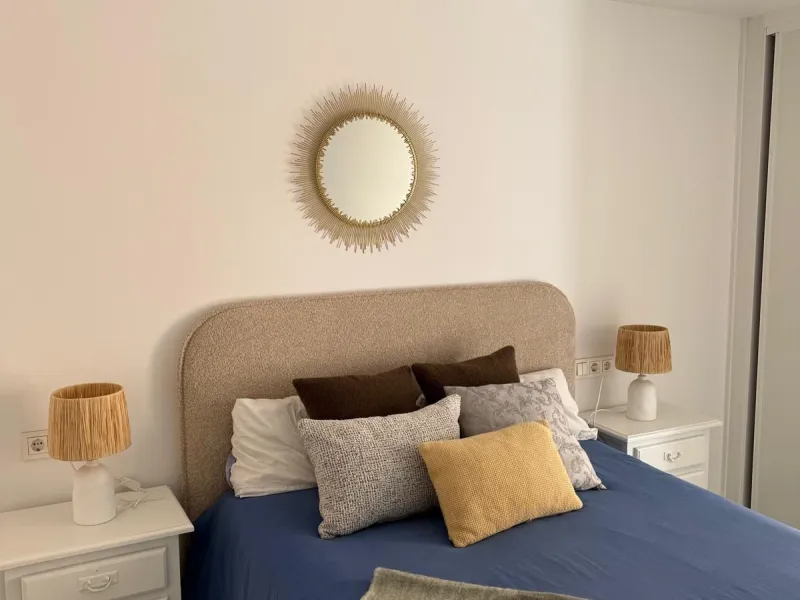 Discover this charming apartment in Nueva Andalucía, just a 5-minute walk from the beaches of Puerto Banús.