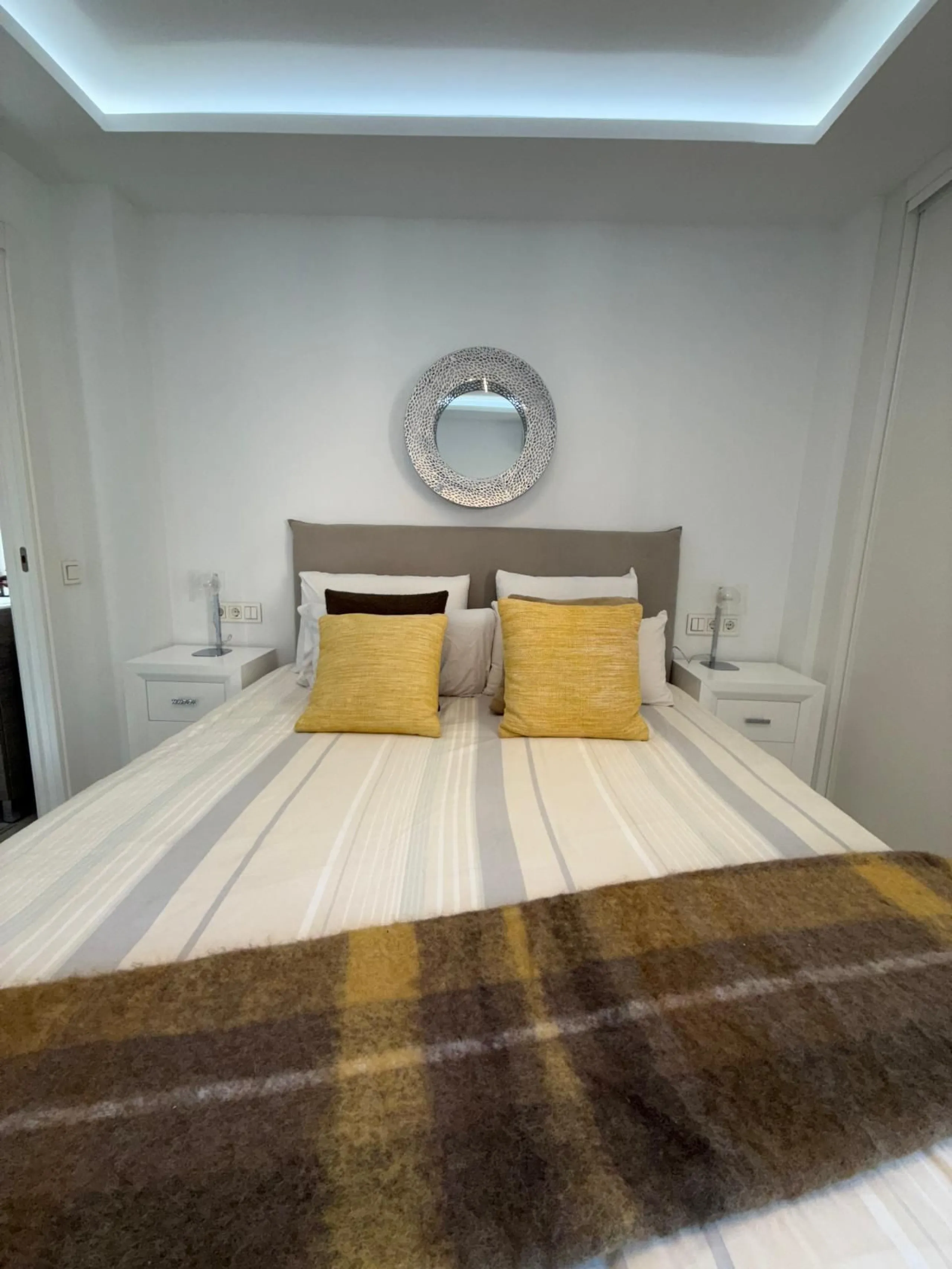 Discover this charming apartment in Nueva Andalucía, just a 5-minute walk from the beaches of Puerto Banús.