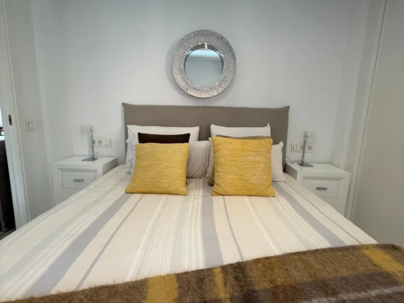 Discover this charming apartment in Nueva Andalucía, just a 5-minute walk from the beaches of Puerto Banús.
